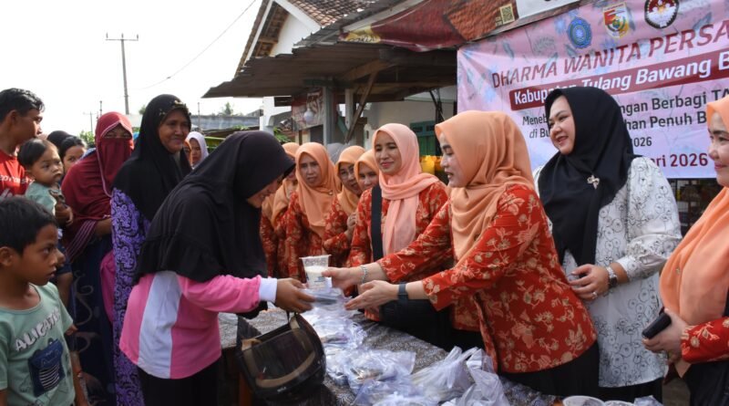 Semangat Ramadhan, DWP dan TP PKK Tubaba Berbagi Takjil di Tiga Kecamatan Semangat Ramadhan, DWP dan TP PKK Tubaba Berbagi Takjil di Tiga Kecamatan