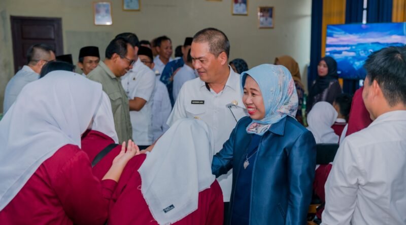 Bupati Tubaba Jemput Calon Mahasiswa Berprestasi SNBP di SMAN 1 Tumijajar